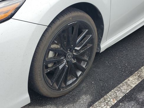 Used 2023 Toyota Camry XSE image 6