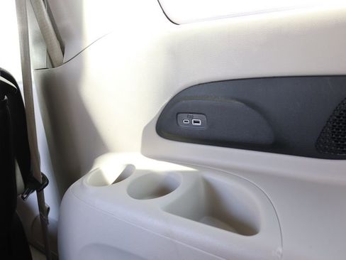 Used 2023 Chrysler Pacifica Limited image 41