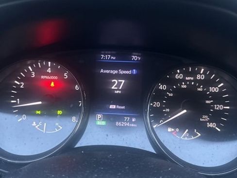 Used 2018 Nissan Rogue SL w/ Premium Package image 10