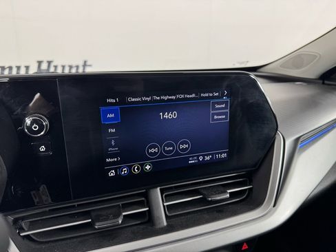 Used 2025 Chevrolet Trax LS w/ LS Convenience Package image 17