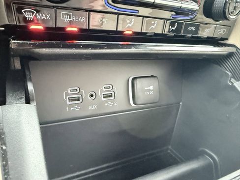 Used 2024 Jeep Grand Cherokee Limited image 19