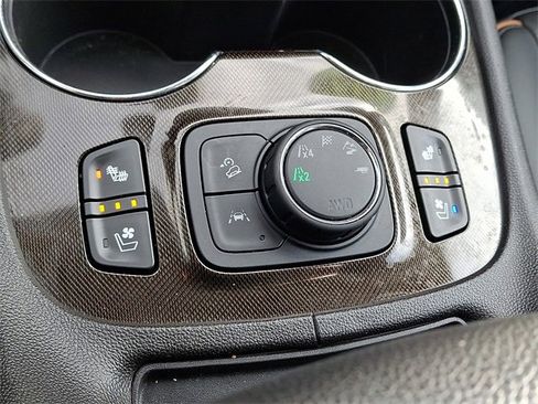 Used 2022 GMC Acadia AT4 w/ Technology Package image 25