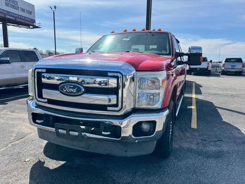 Used 2011 Ford F250 Lariat w/ Lariat Interior Pkg image 2