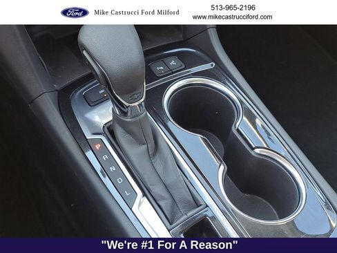 Used 2023 Chevrolet Equinox Premier image 16