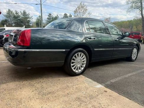 Used 2003 Lincoln Town Car Executive RWD image 7
