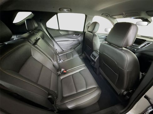 Used 2021 Chevrolet Equinox LT FWD image 19