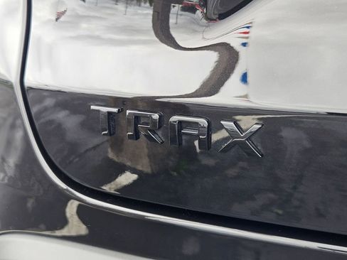 Used 2025 Chevrolet Trax RS w/ Sunroof Package image 33