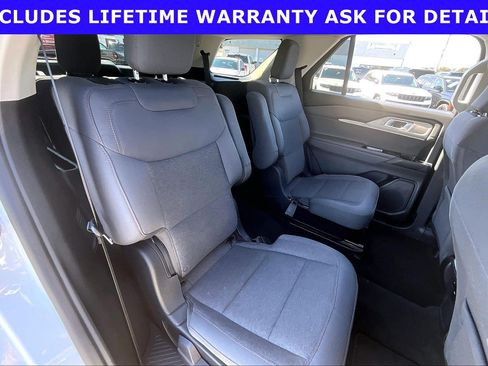 Used 2025 Ford Explorer Active RWD image 22
