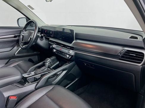 Used 2023 Kia Telluride S image 40