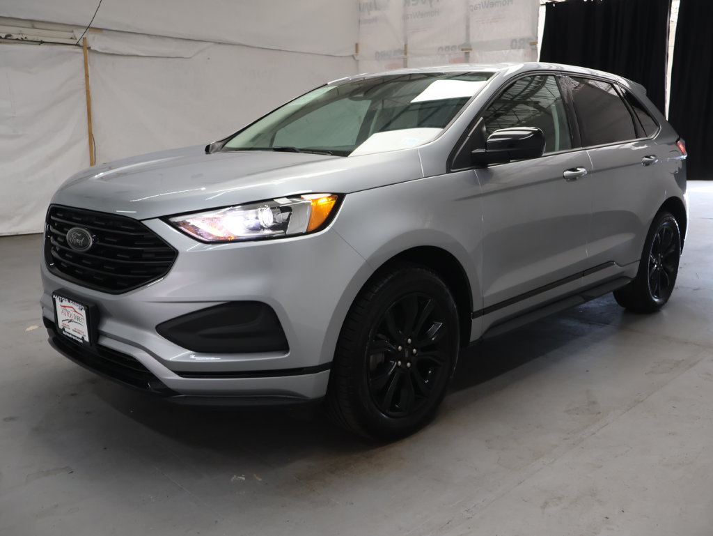 Used 2024 Ford Edge SE w/ Black Appearance Package AWD/4WD image 3