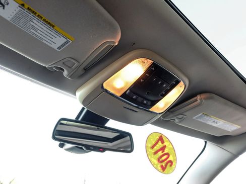 Used 2017 Chrysler 300 Limited w/ Value Package image 34