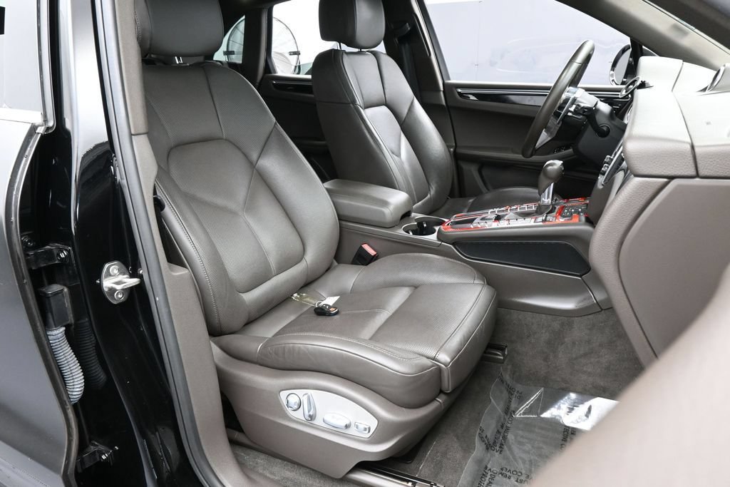 Used 2018 Porsche Macan S AWD/4WD image 48