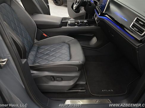 Used 2024 Volkswagen Atlas Cross Sport SEL Premium R-Line image 19