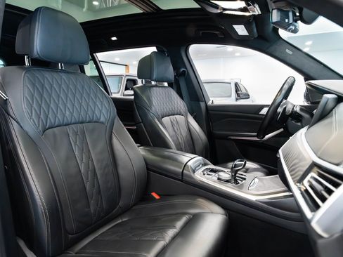 Used 2022 BMW X7 M50i image 29