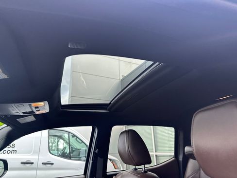 Used 2022 Toyota Tacoma Limited image 9