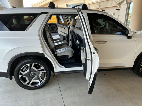 Used 2023 Hyundai Palisade Limited image 14