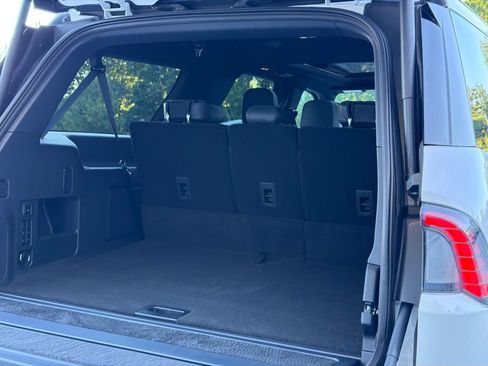 New 2026 Lincoln Navigator L Reserve w/ Jet Appearance Package AWD/4WD image 8