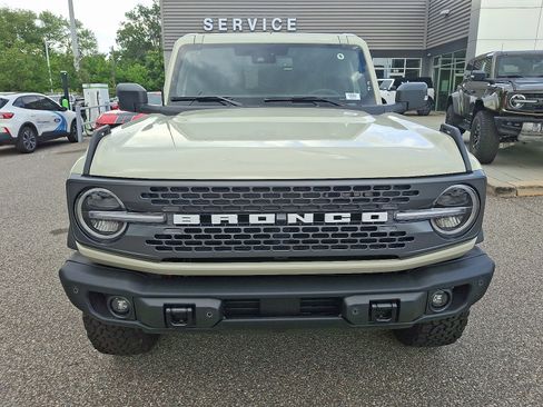 New 2025 Ford Bronco Badlands image 2