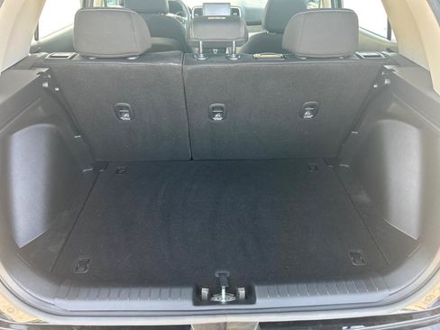 Used 2020 Hyundai Venue SEL w/ Convenience Package FWD image 21