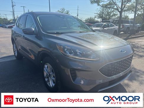 Used 2021 Ford Escape SE w/ Cold Weather Package AWD/4WD image 1