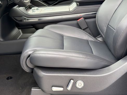 New 2026 Lincoln Navigator L Reserve AWD/4WD image 18
