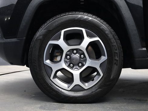 Used 2022 Jeep Compass Trailhawk w/ Trailhawk Elite Group image 8