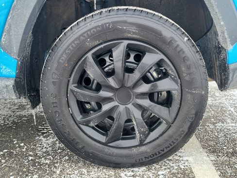 Used 2020 Toyota RAV4 LE image 4