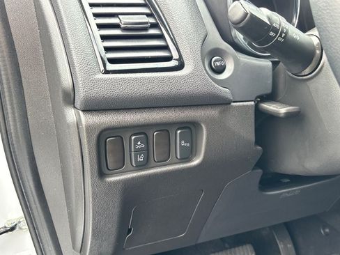 Used 2025 Mitsubishi Outlander Sport SE AWD/4WD image 19
