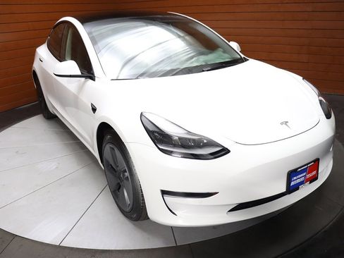 Used 2023 Tesla Model 3 Standard Range RWD image 15