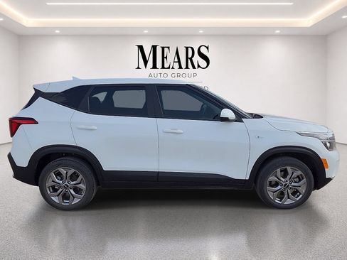 Used 2025 Kia Seltos LX AWD/4WD image 6