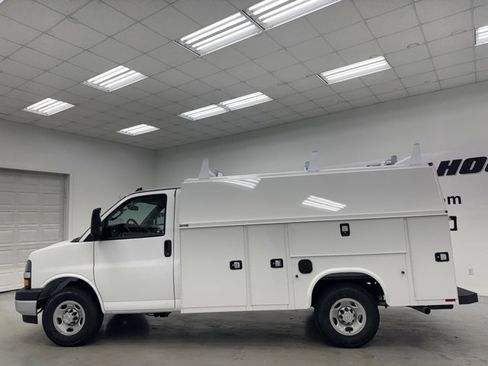 New 2026 Chevrolet Express 3500 w/ Power Convenience Package image 8