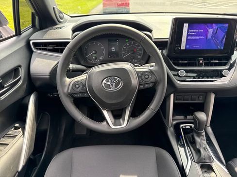 Certified 2024 Toyota Corolla Cross AWD Hybrid w/ Moonroof Package image 17