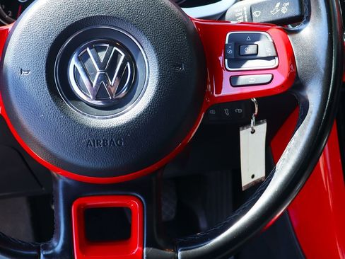 Used 2018 Volkswagen Beetle 2.0T SE image 53