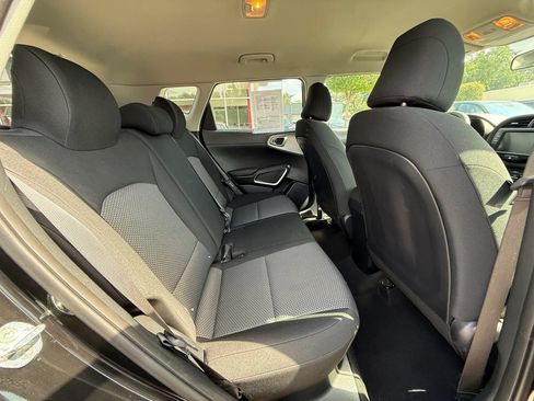 Used 2022 Kia Soul LX FWD image 16