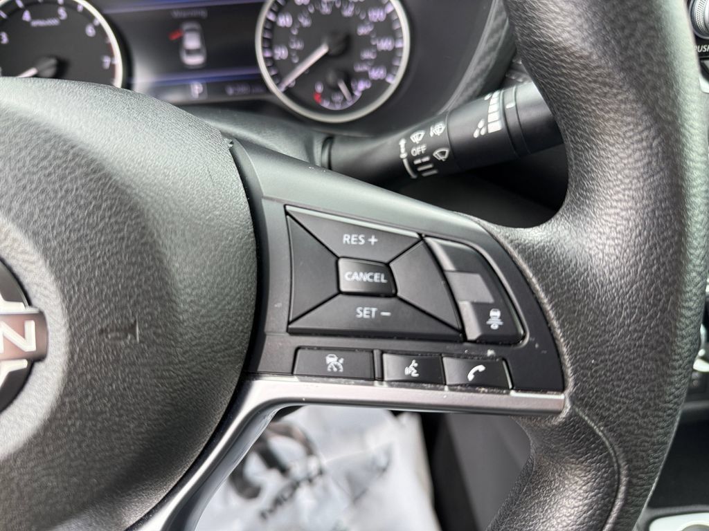 Used 2025 Nissan Sentra SV FWD image 17