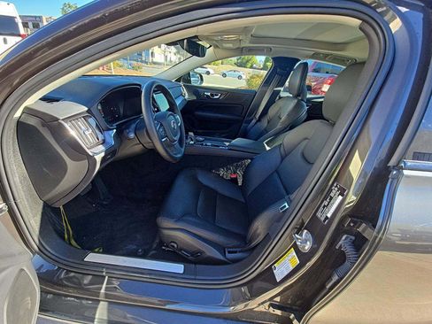 Used 2025 Volvo S60 B5 Core image 13
