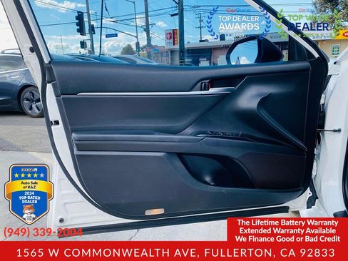 Used 2019 Toyota Camry SE FWD image 25