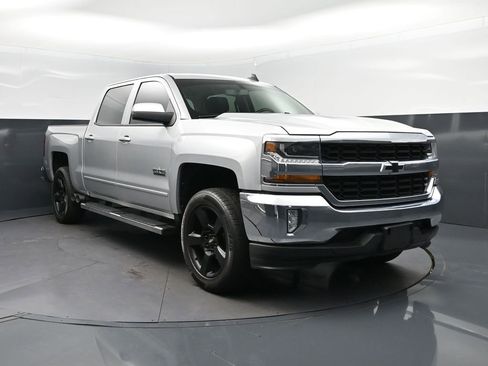 Used 2018 Chevrolet Silverado 1500 LT w/ Texas Edition RWD image 9