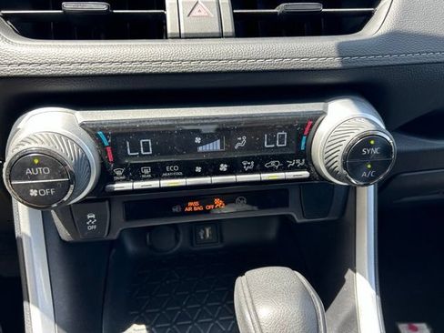 Used 2025 Toyota RAV4 XLE AWD/4WD image 15