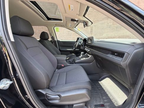 Used 2025 Honda CR-V EX image 19