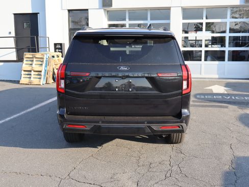 Used 2025 Ford Expedition Platinum w/ Stealth Performance Package AWD/4WD image 20