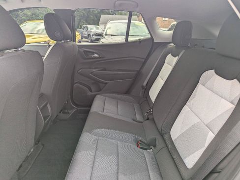 Used 2025 Chevrolet Trax LS w/ LS Convenience Package FWD image 26