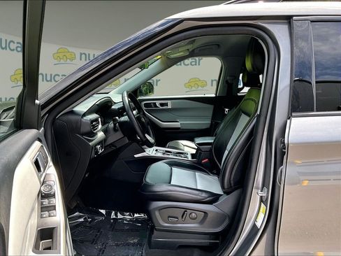 Used 2023 Ford Explorer XLT w/ Equipment Group 202A AWD/4WD image 11