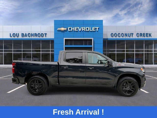 Used 2023 Chevrolet Silverado 1500 RST w/ Z71 Off-Road Package AWD/4WD image 9