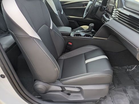 Used 2025 Toyota Camry SE w/ Convenience Package AWD/4WD image 19