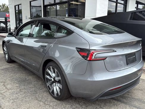 Used 2025 Tesla Model 3 RWD image 5