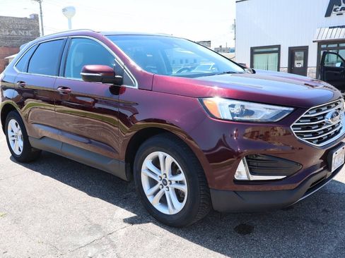 Used 2019 Ford Edge SEL w/ Equipment Group 201A AWD/4WD image 2