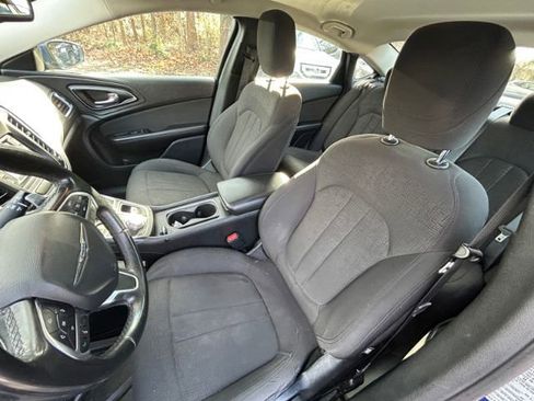 Used 2016 Chrysler 200 Limited image 10