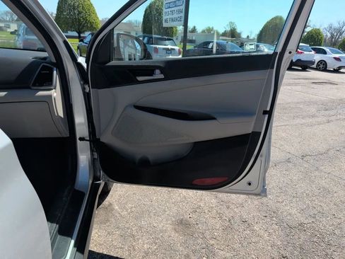 Used 2018 Hyundai Tucson SEL image 15