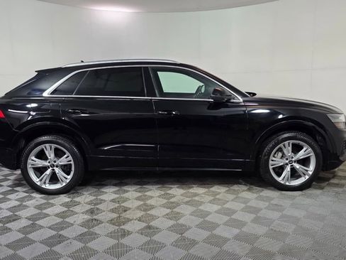 Used 2021 Audi Q8 Premium Plus image 8